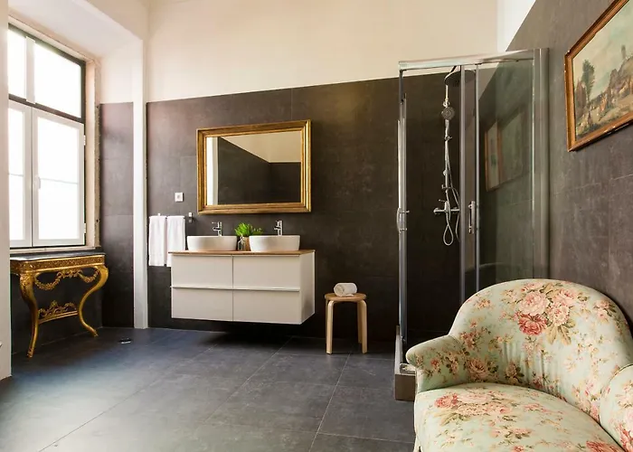 Sao Pedro De Alcantara 63 By Hill * Lisboa